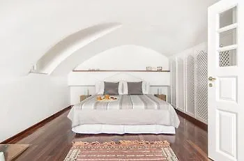 Erofili Fira (Santorini)